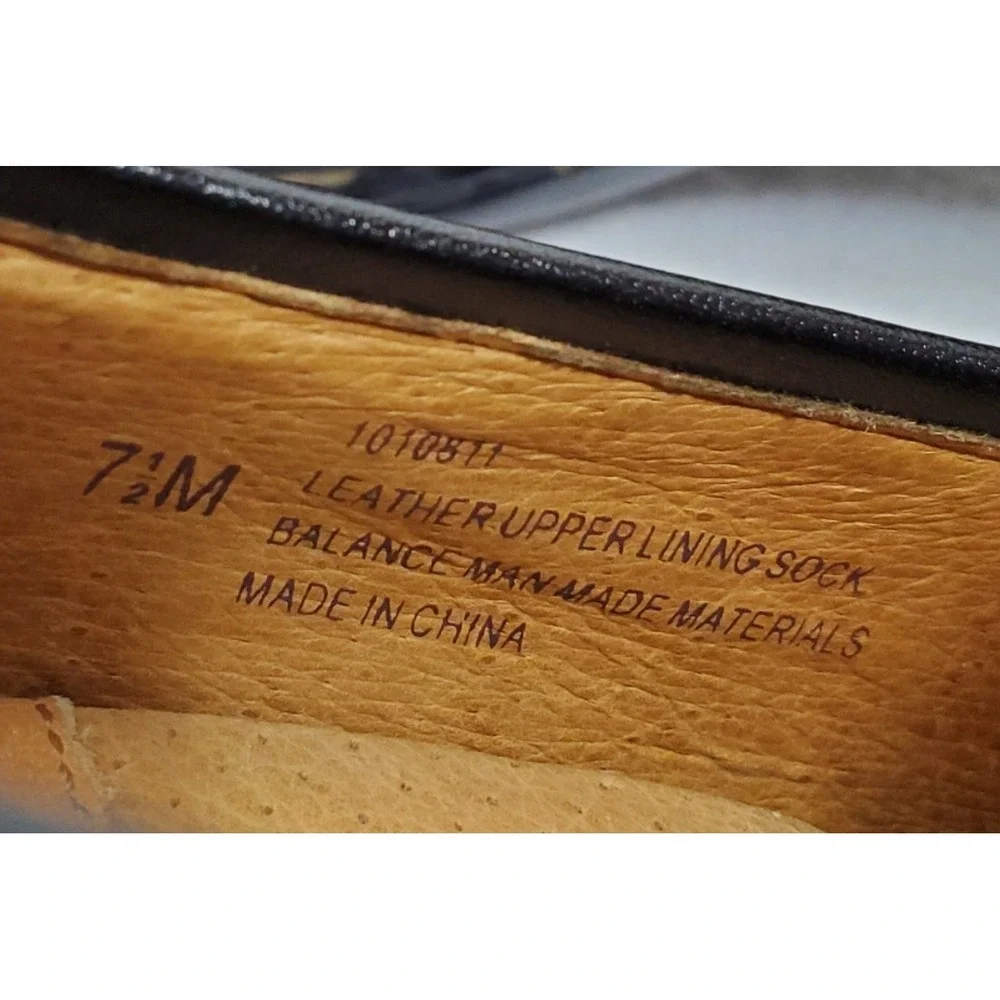 Sofft‎ Black Faux Croc Embossed Leather Kitten Heel Loafers Size 7.5 M - Picture 9 of 9